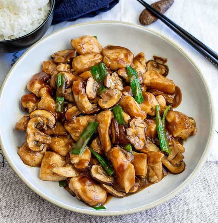 Khám phá xu hướng đá gà tre cựa sắt hiện nay